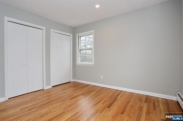 10 Villa Court, Park Ridge, NJ 07656