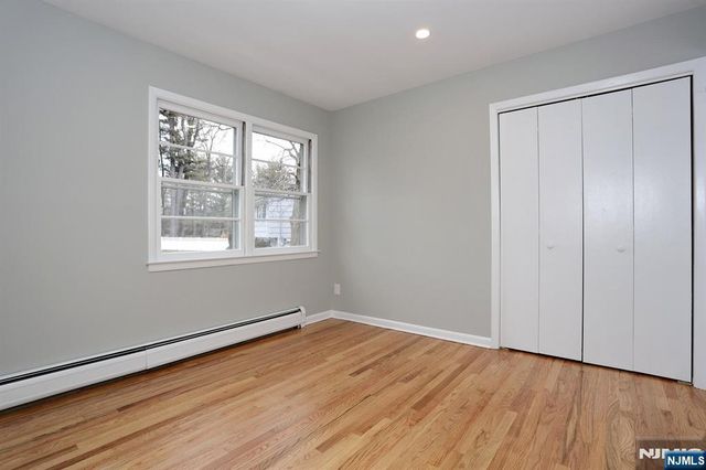 10 Villa Court, Park Ridge, NJ 07656