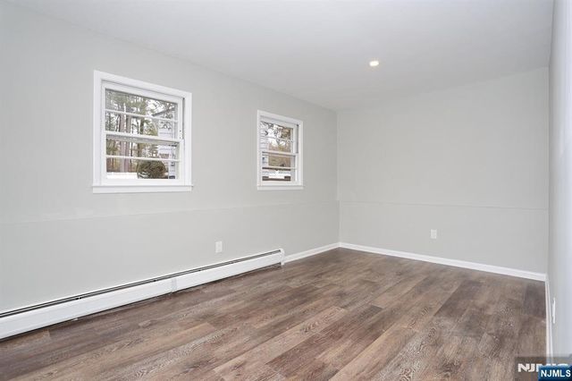 10 Villa Court, Park Ridge, NJ 07656