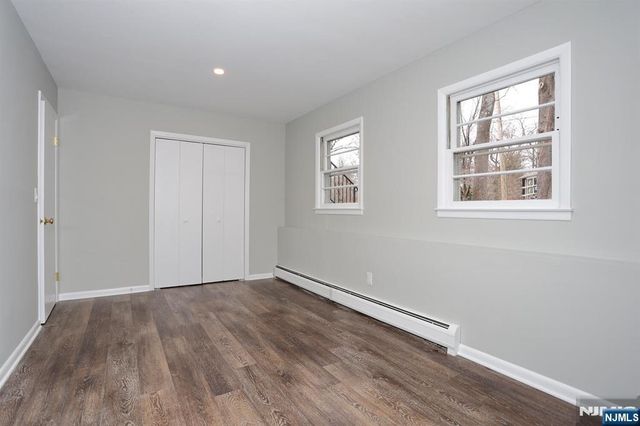 10 Villa Court, Park Ridge, NJ 07656