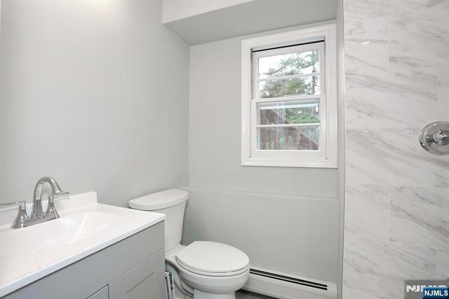 10 Villa Court, Park Ridge, NJ 07656