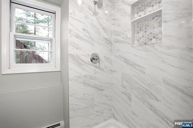 10 Villa Court, Park Ridge, NJ 07656