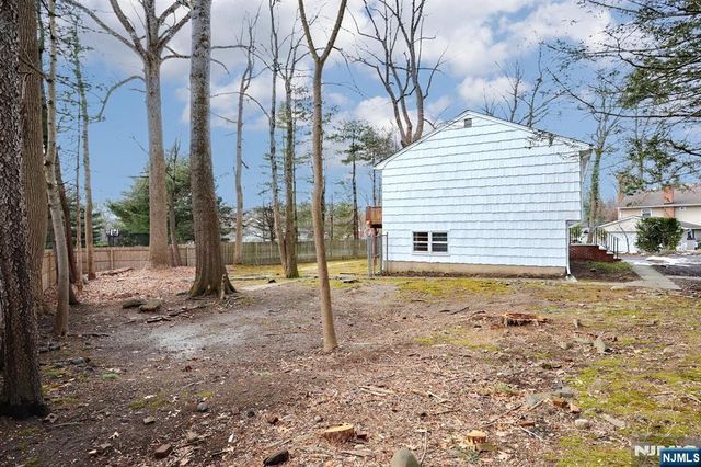 10 Villa Court, Park Ridge, NJ 07656