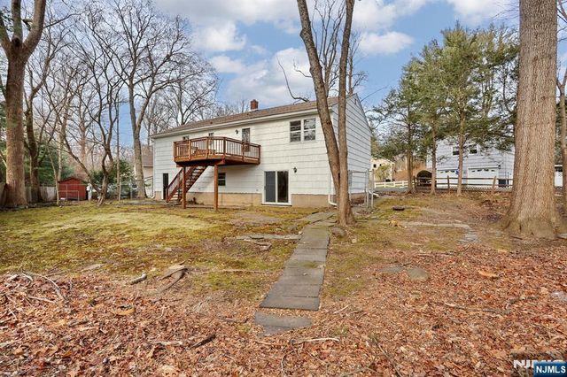 10 Villa Court, Park Ridge, NJ 07656