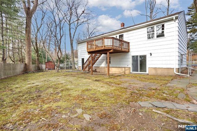 10 Villa Court, Park Ridge, NJ 07656