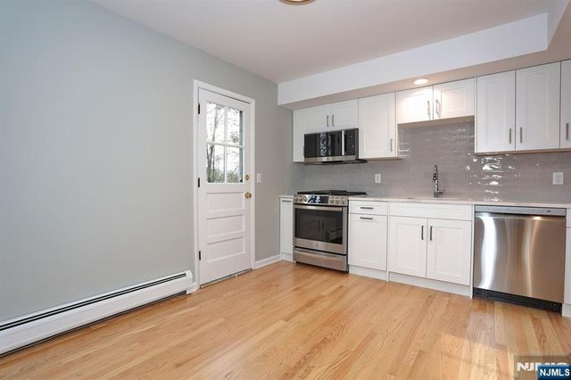 10 Villa Court, Park Ridge, NJ 07656