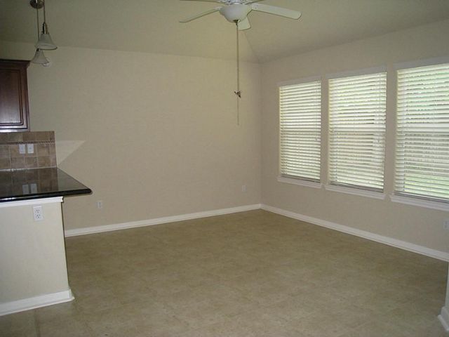 93 Paradise Valley Drive, Panorama Village, TX 77304