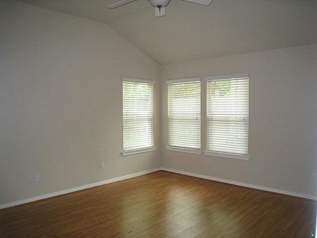 93 Paradise Valley Drive, Panorama Village, TX 77304