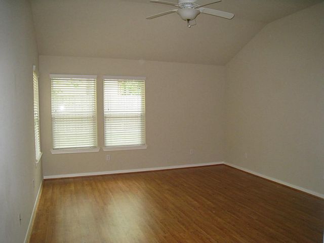 93 Paradise Valley Drive, Panorama Village, TX 77304
