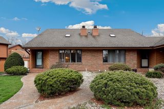 37 Lilac Court, Schererville, IN 46375