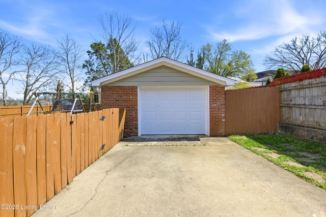 3709 Candlewood Way, Jeffersontown, KY 40299