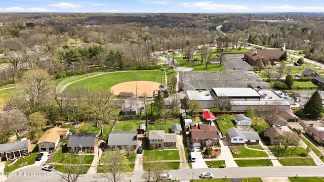 3709 Candlewood Way, Jeffersontown, KY 40299