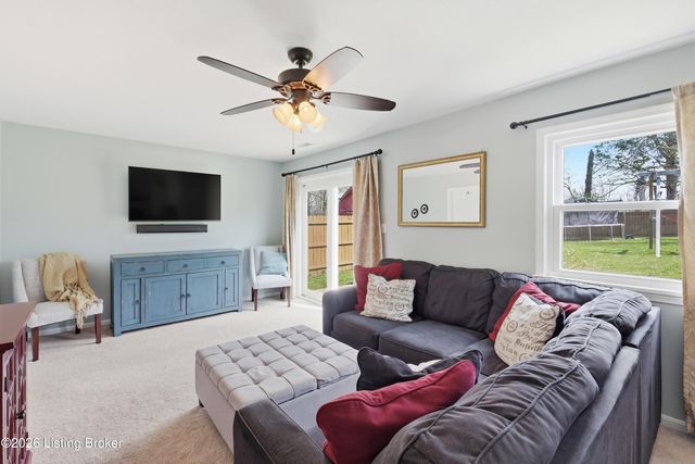 3709 Candlewood Way, Jeffersontown, KY 40299