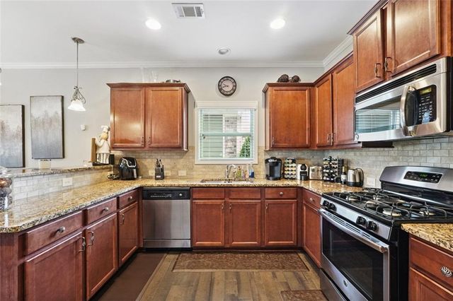 6912 Bay Laurel Way, Flowery Branch, GA 30542