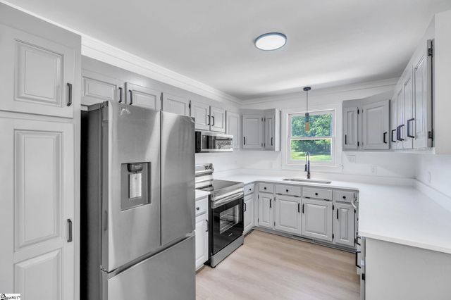 203 Briggs Drive, Easley, SC 29642
