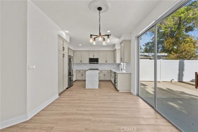 18800 Lull, Reseda, CA 91335