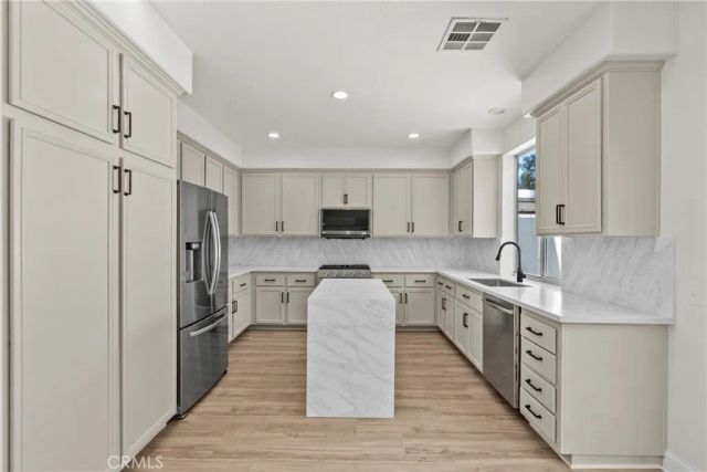 18800 Lull, Reseda, CA 91335