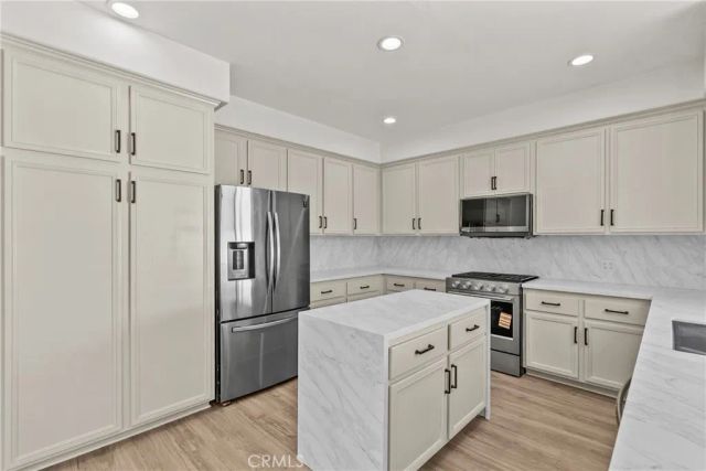18800 Lull, Reseda, CA 91335