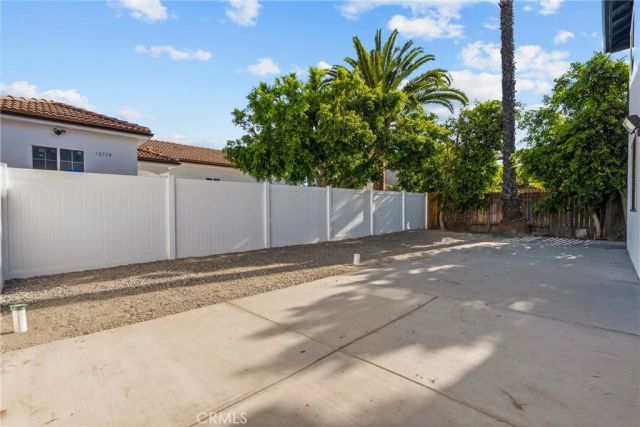 18800 Lull, Reseda, CA 91335