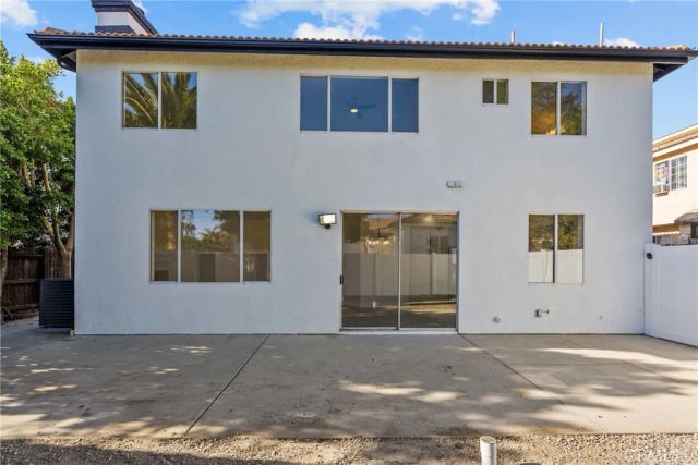 18800 Lull, Reseda, CA 91335
