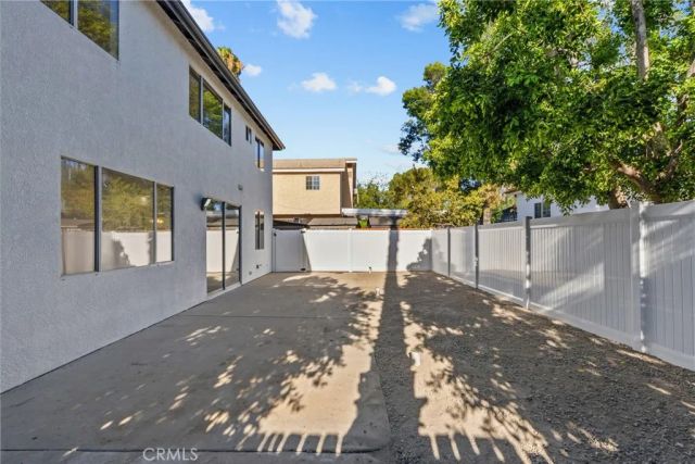 18800 Lull, Reseda, CA 91335