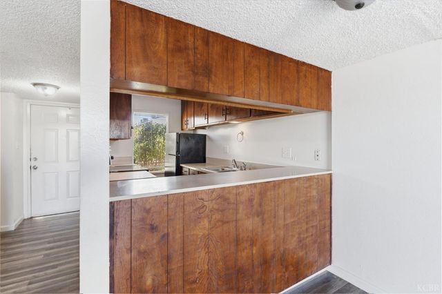 175 S 19th Avenue, Lemoore, CA 93245