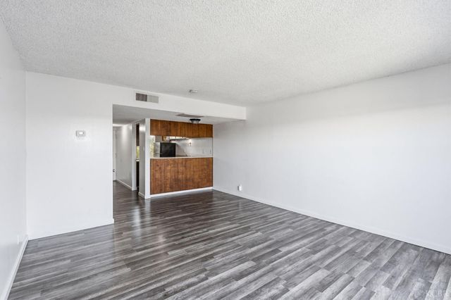 175 S 19th Avenue, Lemoore, CA 93245