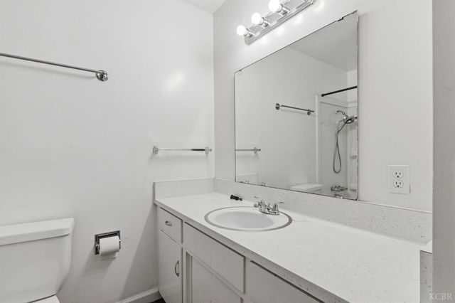 175 S 19th Avenue, Lemoore, CA 93245