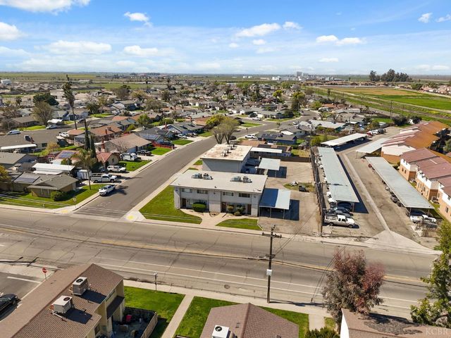 175 S 19th Avenue, Lemoore, CA 93245