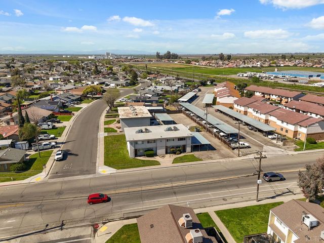 175 S 19th Avenue, Lemoore, CA 93245