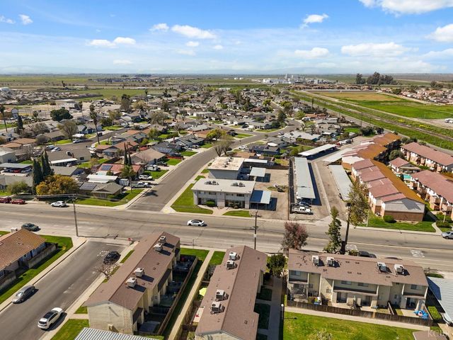 175 S 19th Avenue, Lemoore, CA 93245