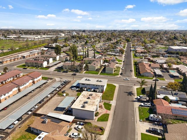 175 S 19th Avenue, Lemoore, CA 93245
