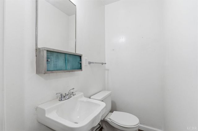 175 S 19th Avenue, Lemoore, CA 93245