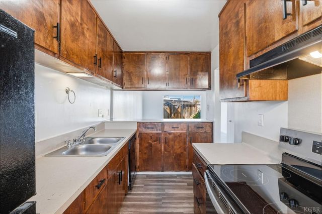 175 S 19th Avenue, Lemoore, CA 93245