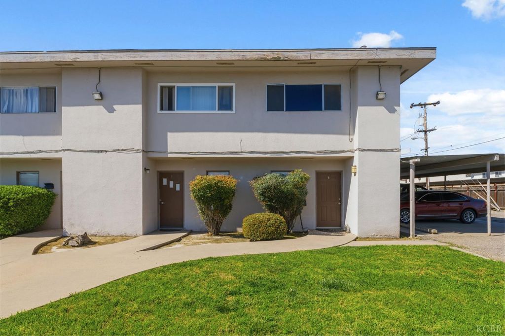 175 S 19th Avenue, Lemoore, CA 93245