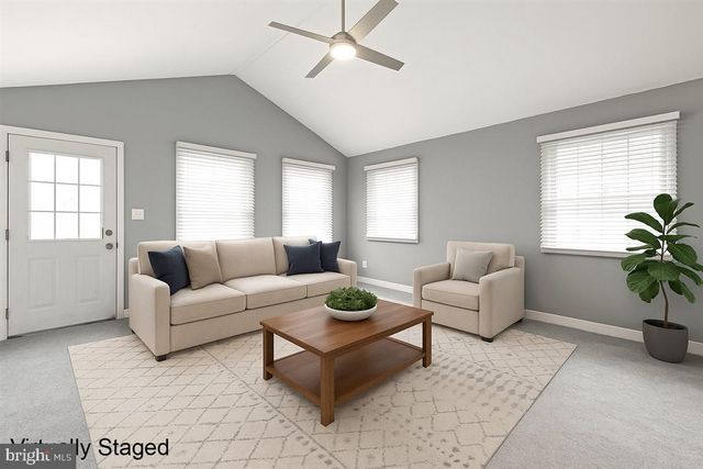 536 HIGHLAND DR, East Stroudsburg, PA 18302