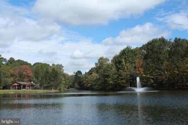 536 HIGHLAND DR, East Stroudsburg, PA 18302