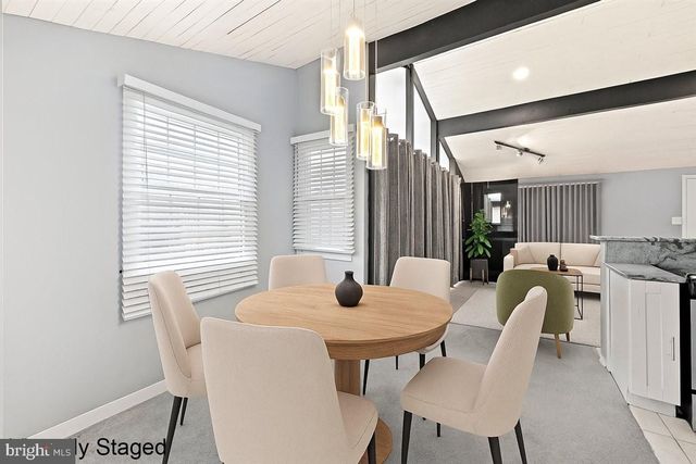 536 HIGHLAND DR, East Stroudsburg, PA 18302