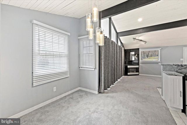 536 HIGHLAND DR, East Stroudsburg, PA 18302