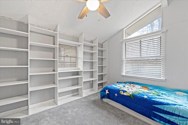 536 HIGHLAND DR, East Stroudsburg, PA 18302