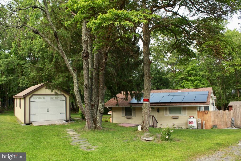 536 HIGHLAND DR, East Stroudsburg, PA 18302