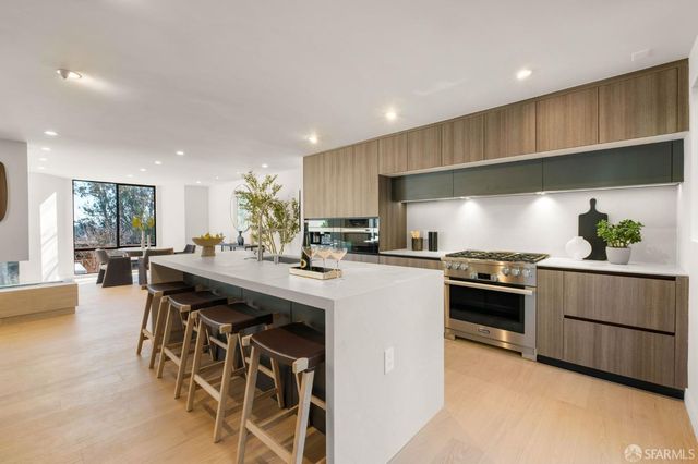 131 Turquoise Way, San Francisco, CA 94131