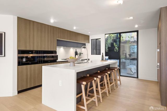 131 Turquoise Way, San Francisco, CA 94131