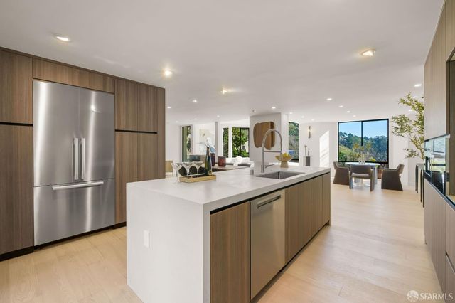 131 Turquoise Way, San Francisco, CA 94131