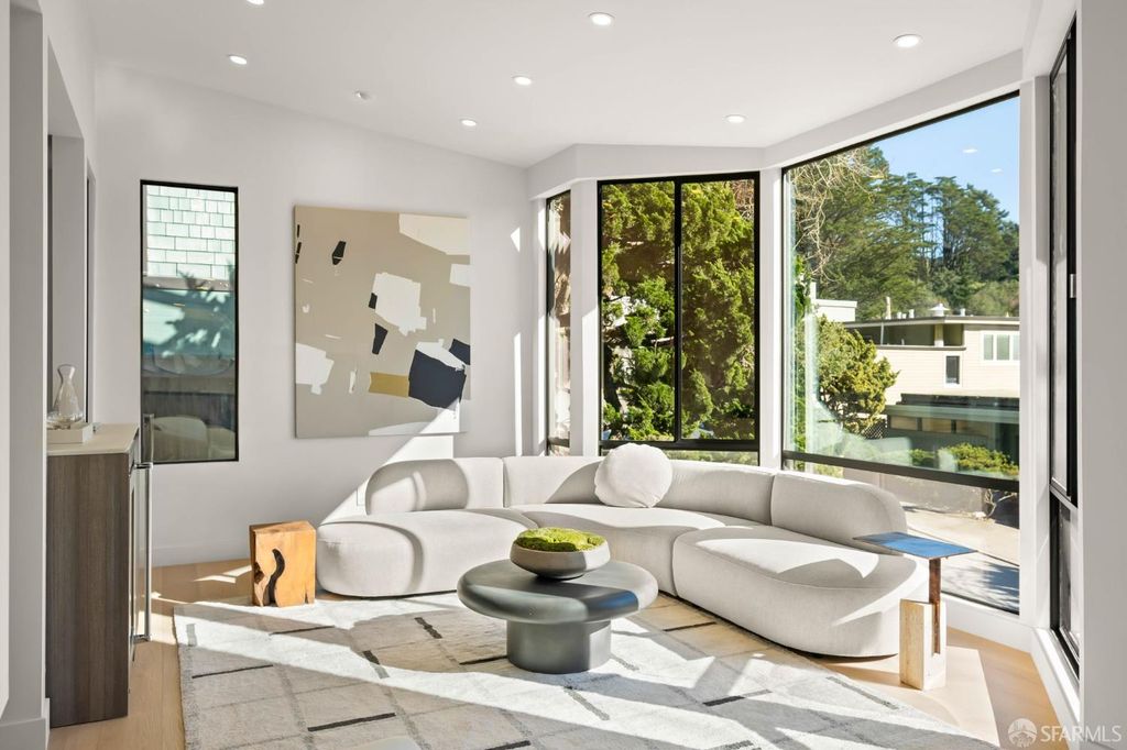 131 Turquoise Way, San Francisco, CA 94131