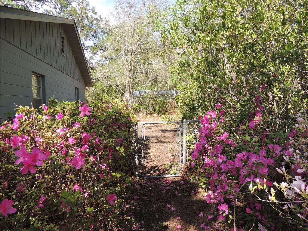 Image 18 of property listing at 2920 NW 54TH AVENUE, Gainesville, FL 32653