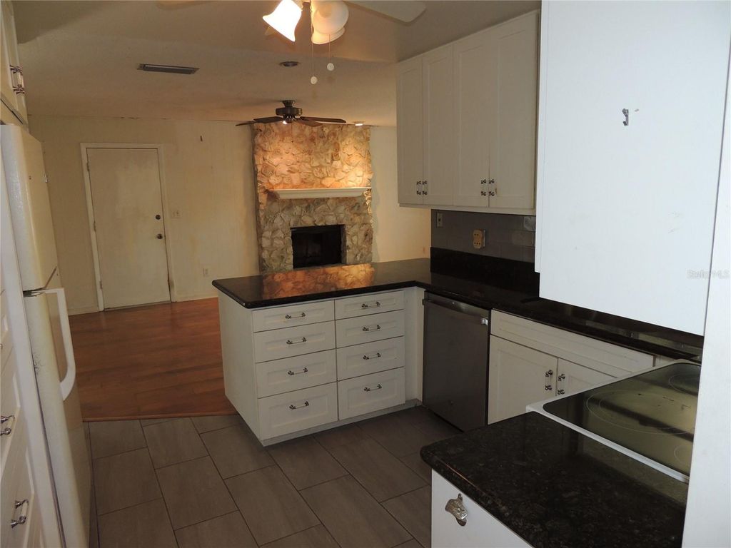 Image 7 of property listing at 2920 NW 54TH AVENUE, Gainesville, FL 32653