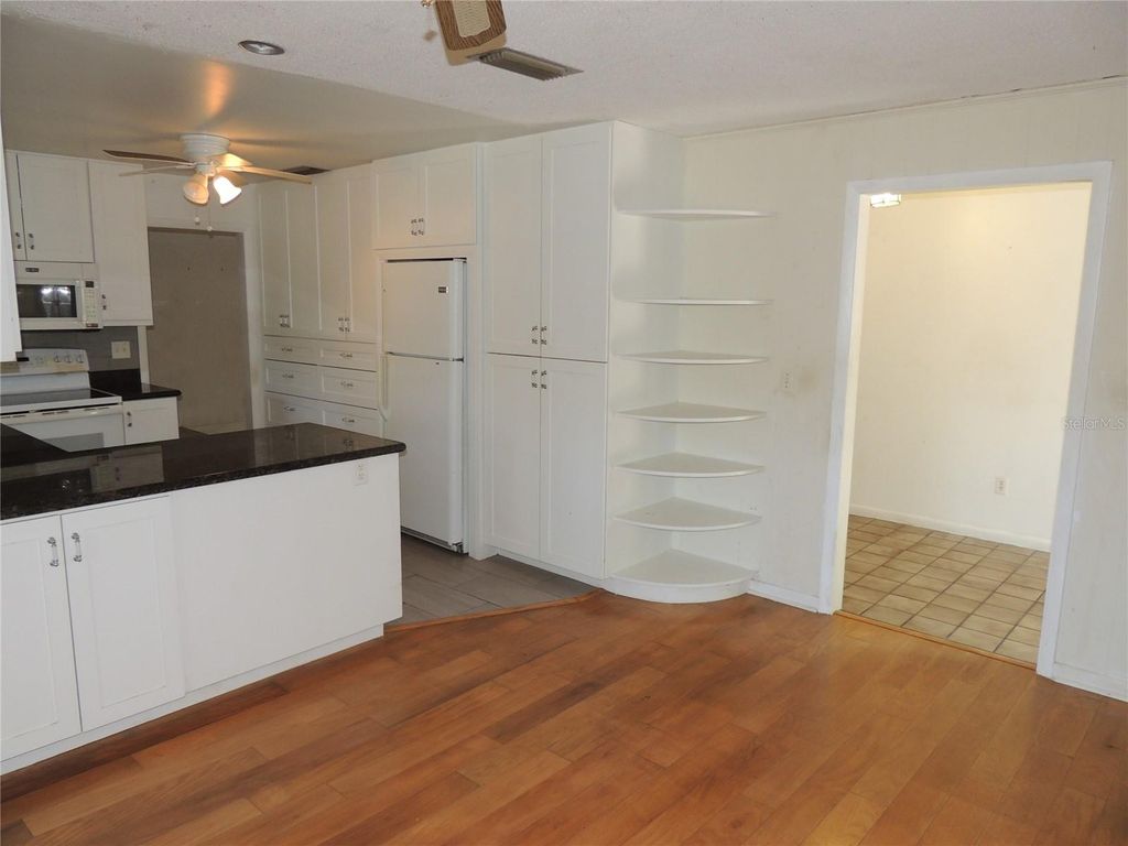 Image 8 of property listing at 2920 NW 54TH AVENUE, Gainesville, FL 32653