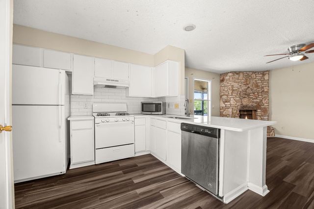 608 Bracewood CIR, San Marcos, TX 78666