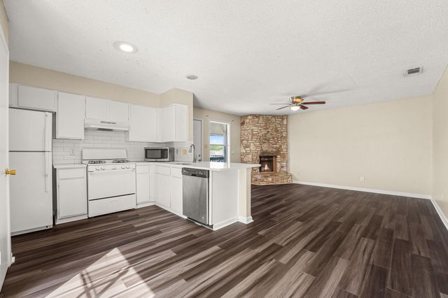 608 Bracewood CIR, San Marcos, TX 78666